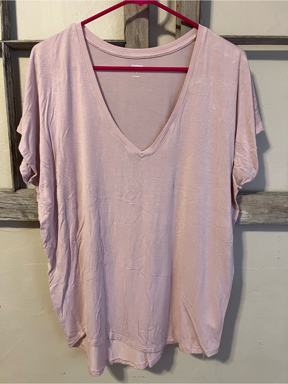 Express Light Pink V-Neck Short Sleeve Tee oversized fit